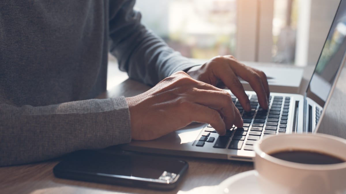 home office, notebook, smartphone