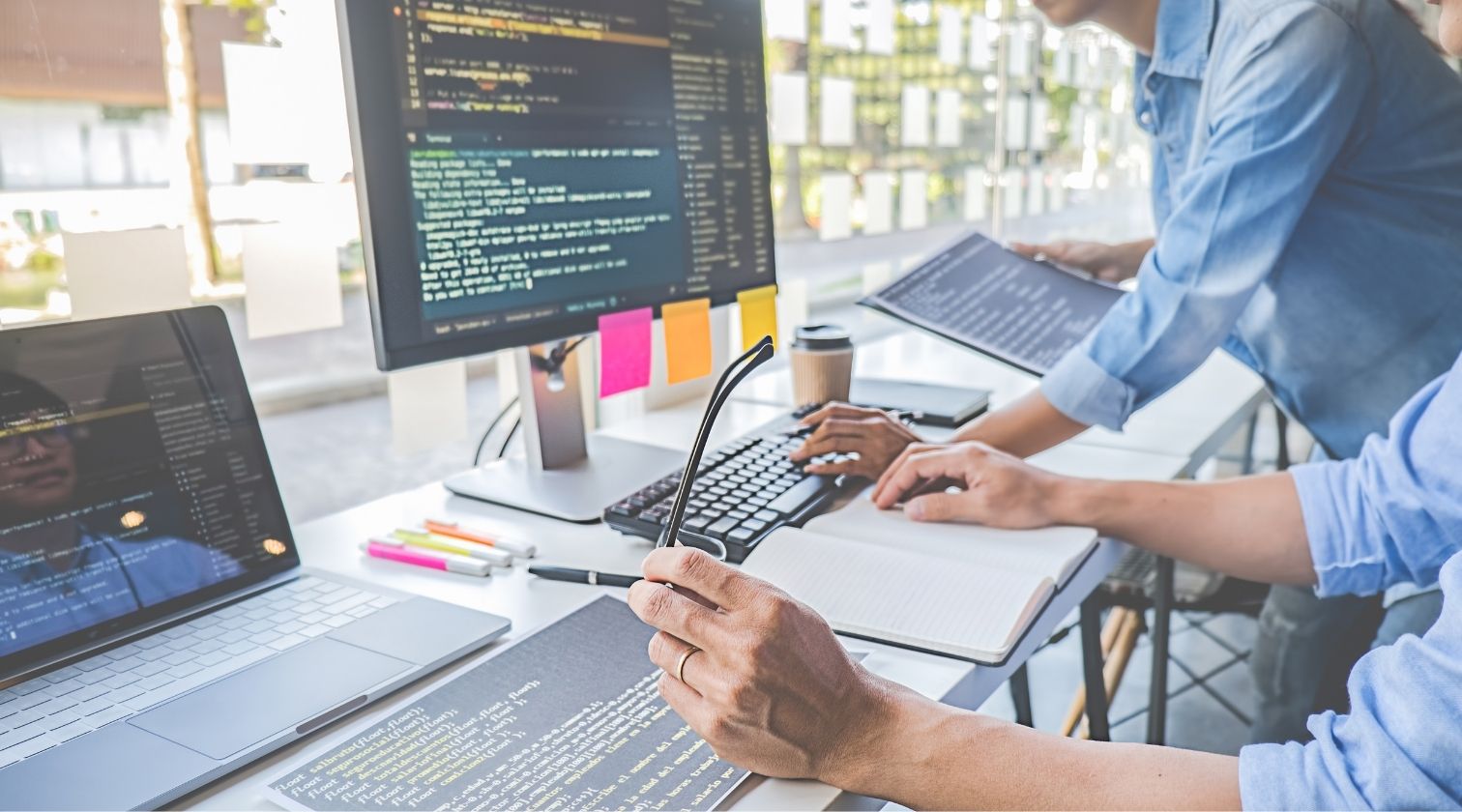 programação desenvolvedor de tecnologia no escritório