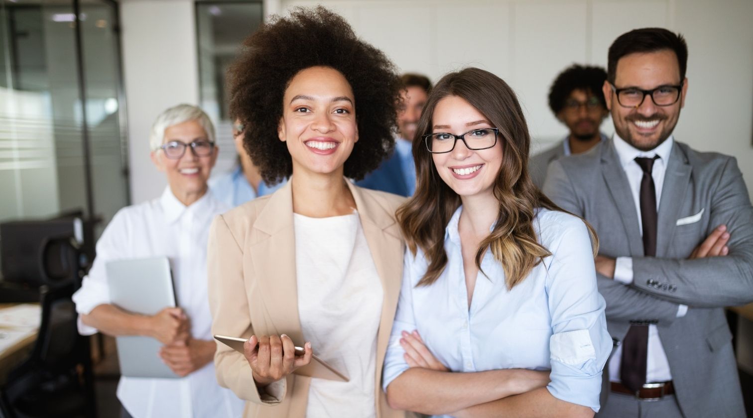 mulheres líderes liderança feminina corporativa