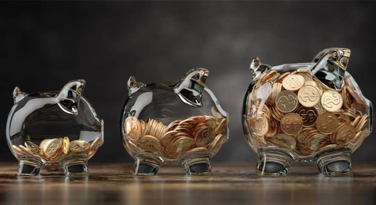 Cofrinhos com moedas