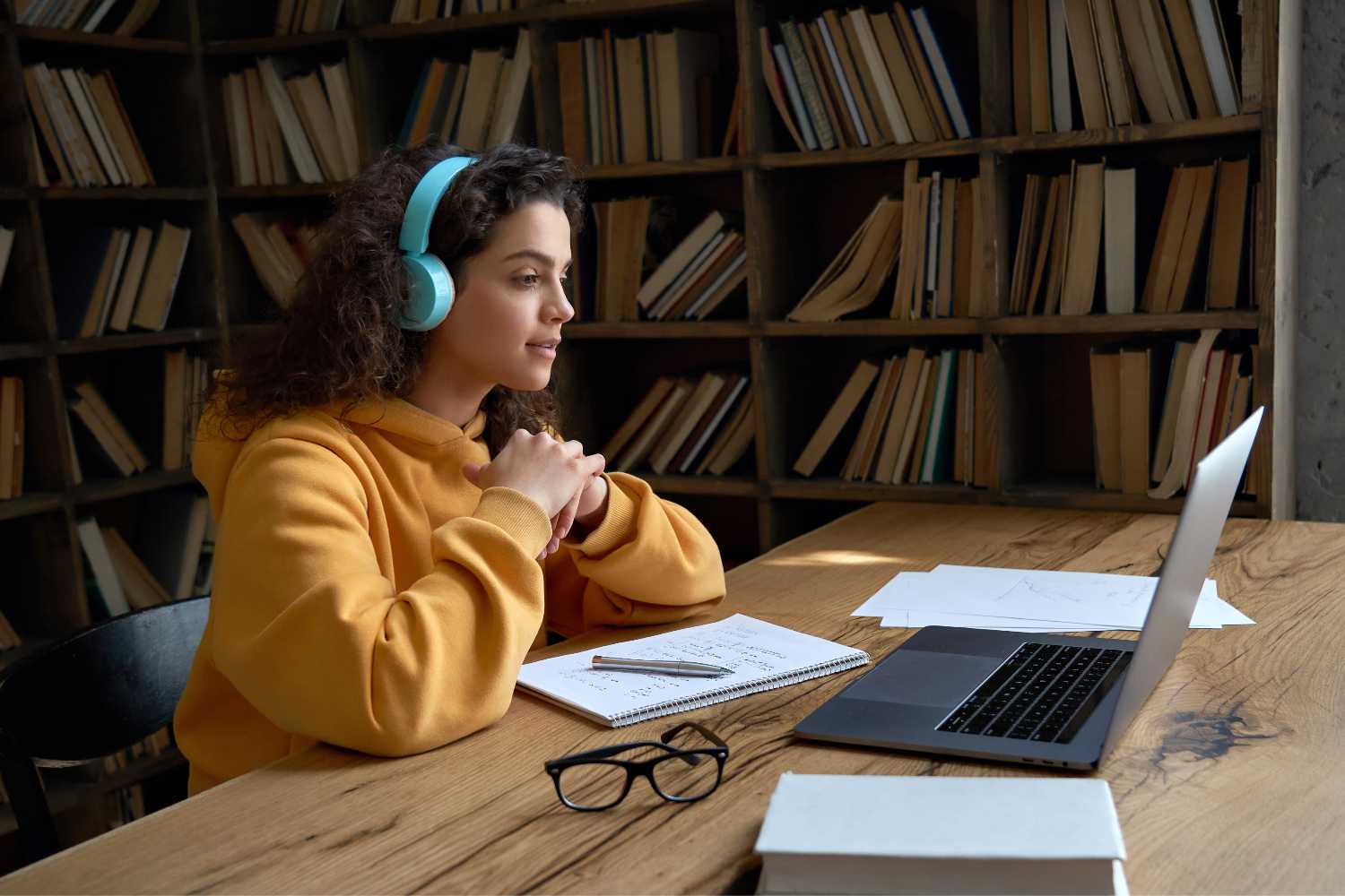 estudante tecnologia chatgpt