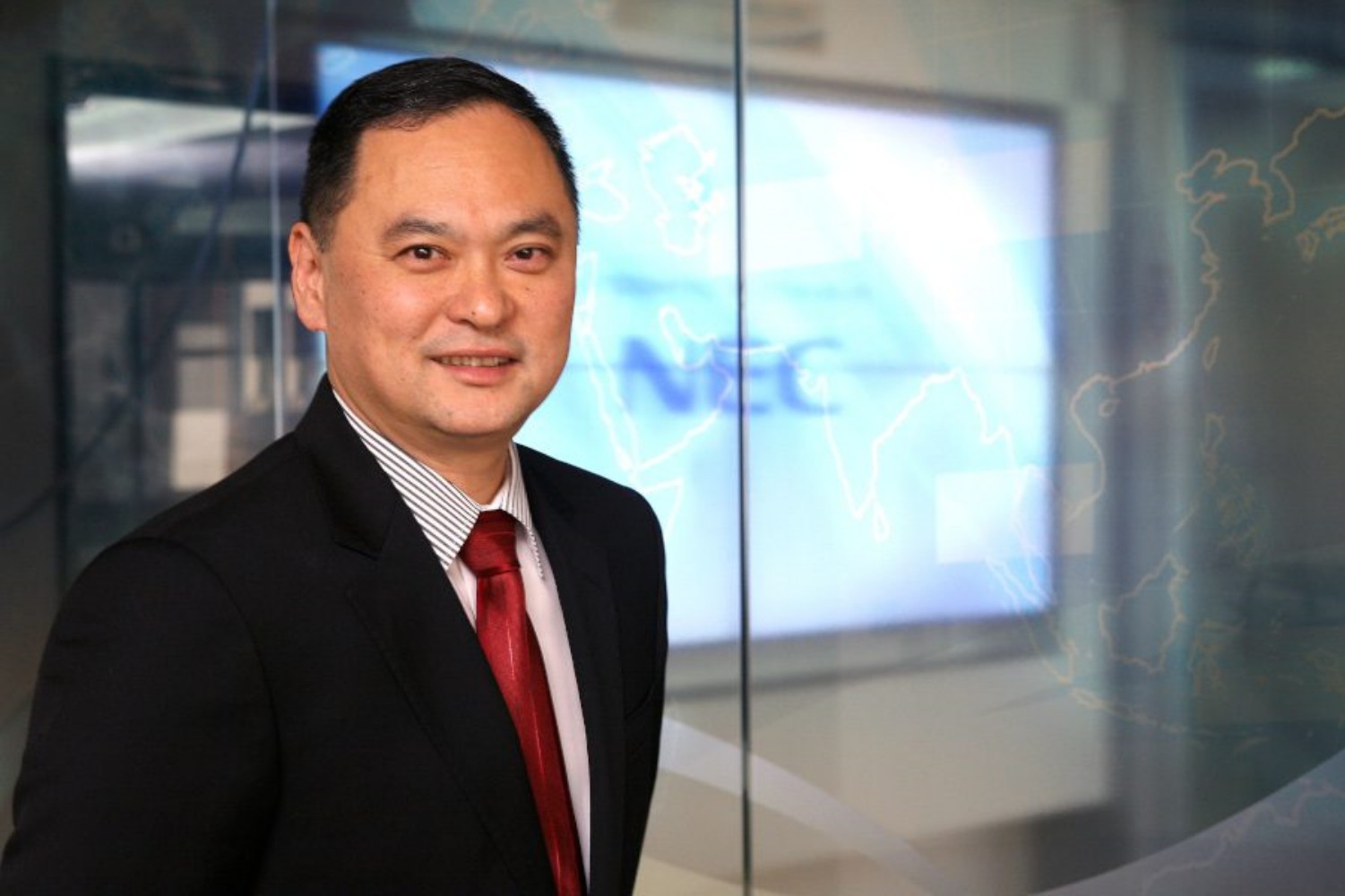 Roberto Murakami, NEC