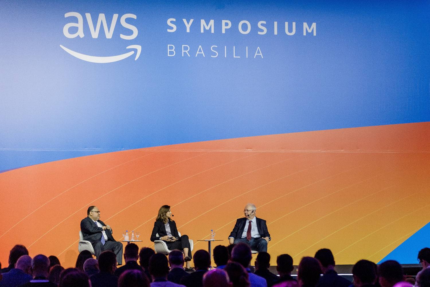 AWS, FGV, simpósio