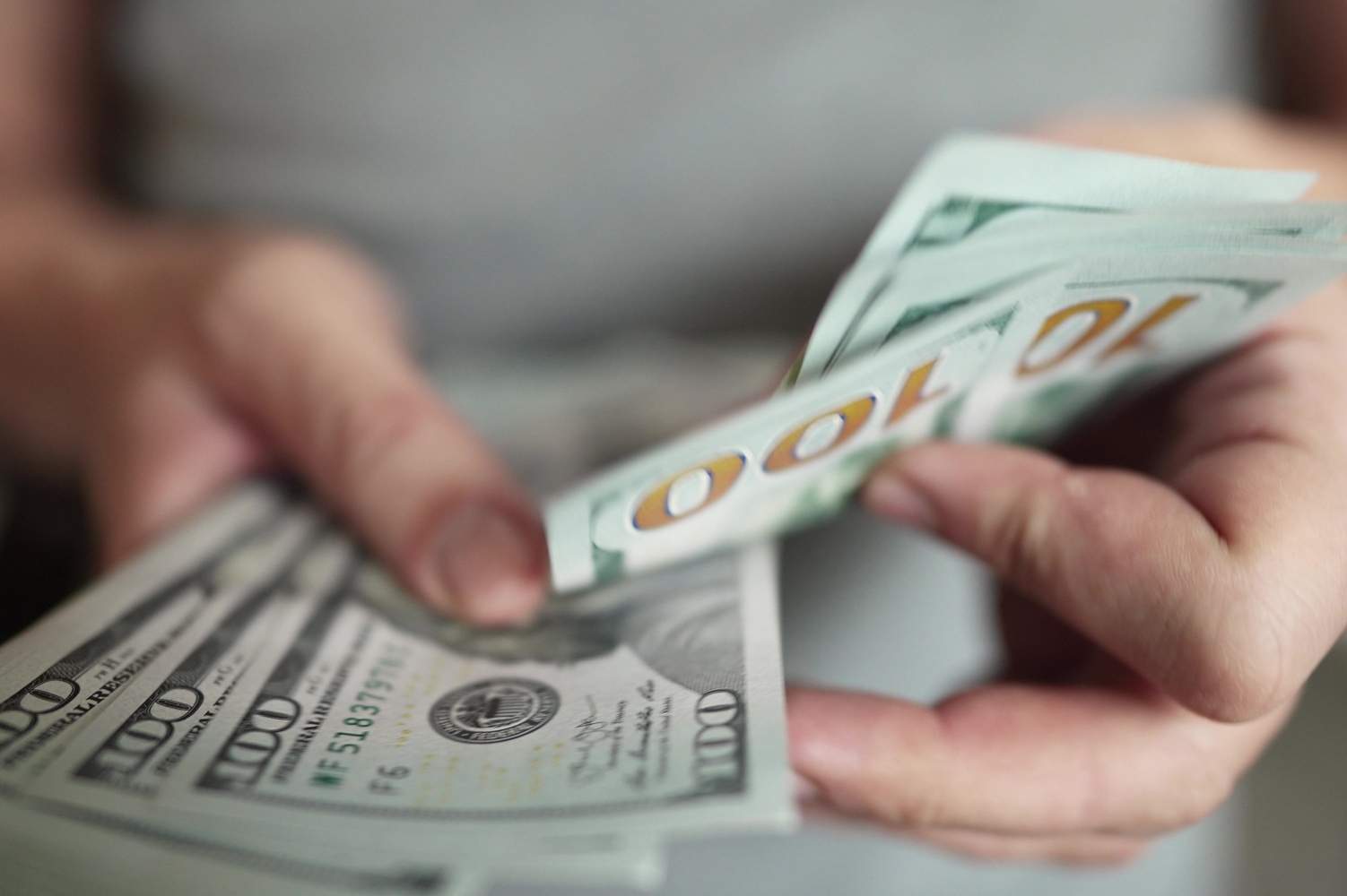 dólares, dólar, dinheiro, grana, salário em dólar