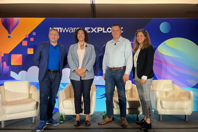 Richard Munro (VMware), Meredith Broussard (NYU), Chris Wolf (VMware), e Karen Silverman (Cantellus Group)