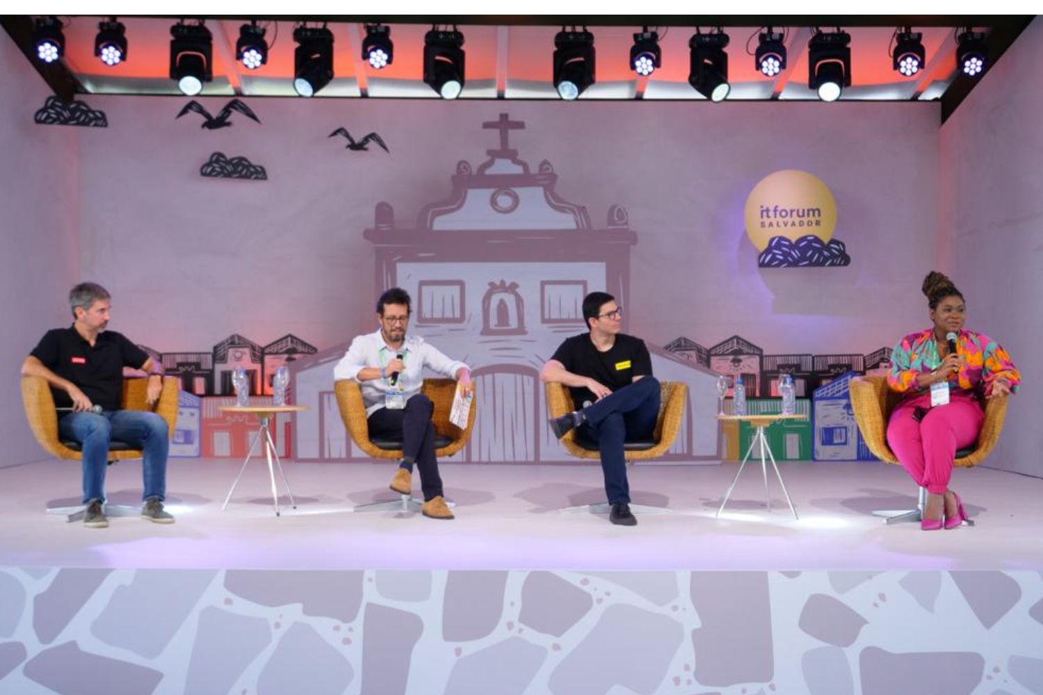 Claudio Stopatto (Lenovo), Rodrigo Cunha (Humano de Negócios), Lucas Vargas (Nomad) e Lisiane Lemos (Governo do Rio Grande do Sul)