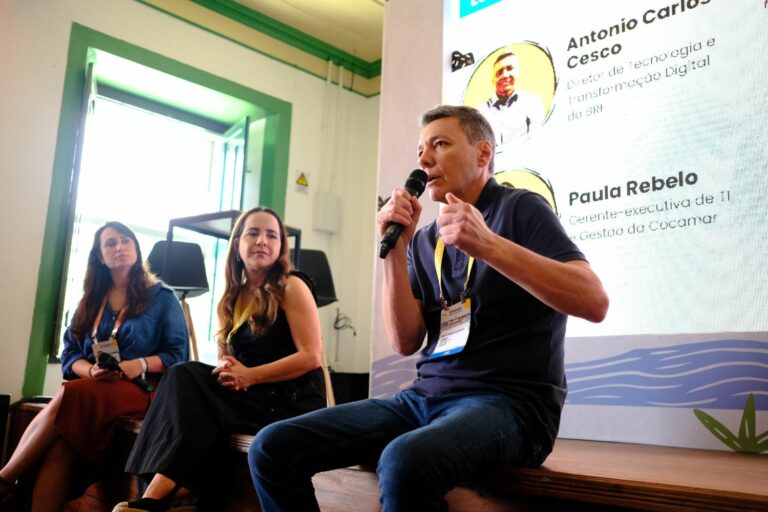 Gabriela Vicari (Itaqui), Paula Rebelo (Cocamar) e Antonio Carlos Cesco (BRF) no IT Forum Salvador 2023