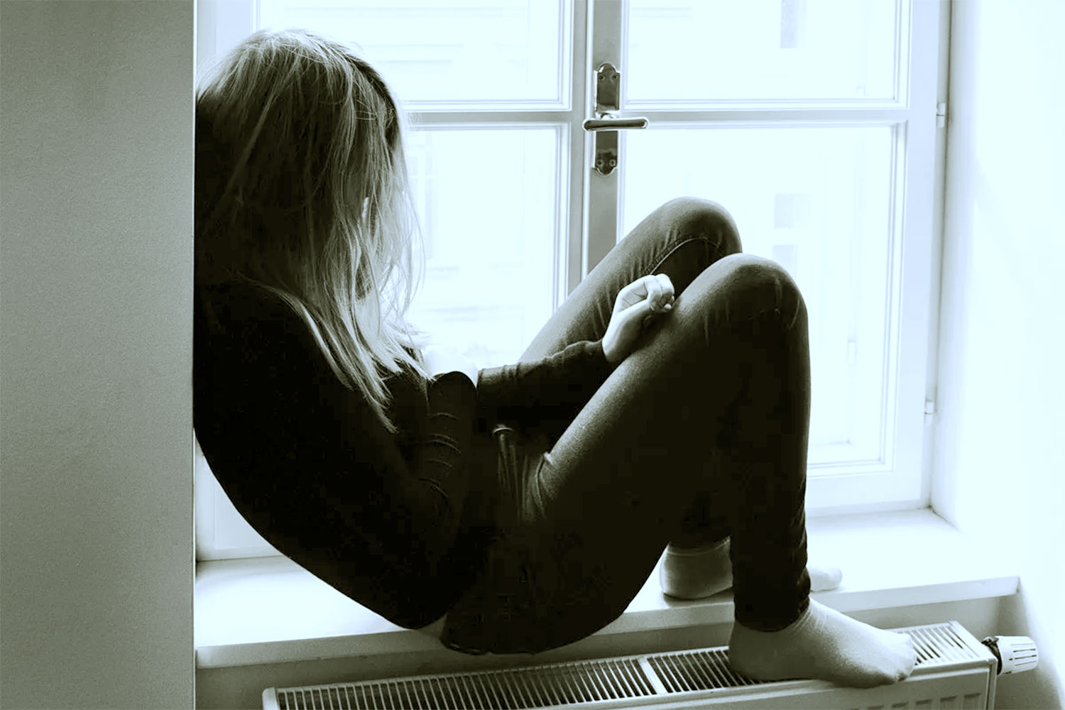 Pais devem acompanhar atividades online dos filhos, mas plataformas têm responsabilidade no problema - Foto: Rawpixel/Creative Commons