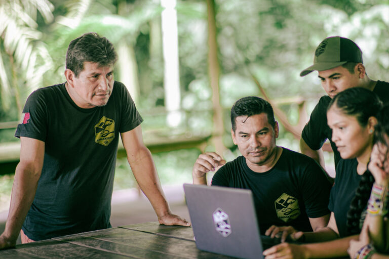 JJ Durand e sua equipe no aprendizado online