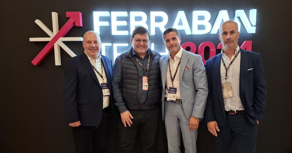 Da esquerda para a direita: Bill Farris (Head of Issuing and Acquiring da ACI Worldwide), Vlademir Santos (Head para o Brasil da ACI Worldwide), Radi El Haj (CEO da RS2) e Patrick Gauci (General Manager da RS2) Imagem: Divulgação
