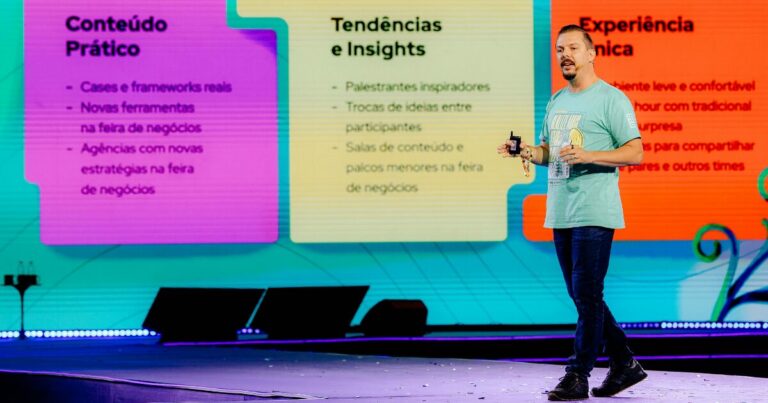 Bruno Ghisi, CTO da RD Station, no palco no RD Summit. Imagem: Green Fotografias