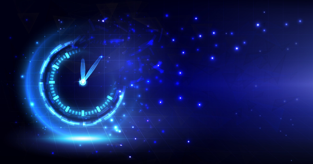 Imagem digital com fundo azul escuro e efeito futurista, mostrando um relógio estilizado em formato circular com luzes azuis. O relógio está parcialmente formado por blocos luminosos e partículas, indicando um conceito de passagem do tempo ou tecnologia. À direita, há pontos de luz dispersos como estrelas ou dados digitais, reforçando o tema de tecnologia ou futuro