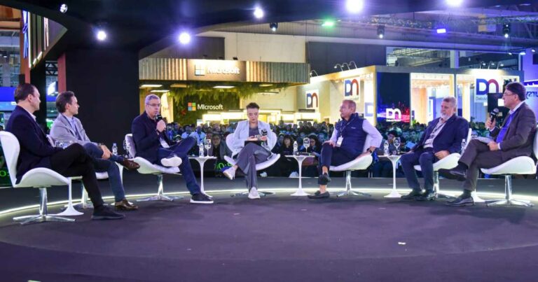 Carlos Vieira, presidente da Caixa, Marcelo Noronha, CEO do Bradesco, Mario Leão, CEO do Santander, Milton Maluhy Filho, CEO do Itaú Unibanco, Roberto Sallouti, CEO do BTG Pactual, e Tarciana Medeiros, presidente do Banco do Brasil (Tecnologia)