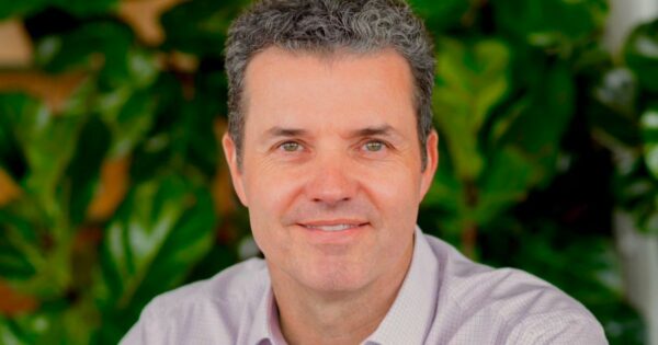 Farmacêutico digital: como Alexandre Arnold transformou a Panvel com Sofia